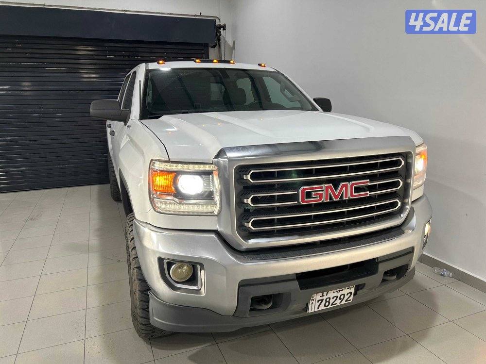 GMC Sierra 2500HD Crew Cab1