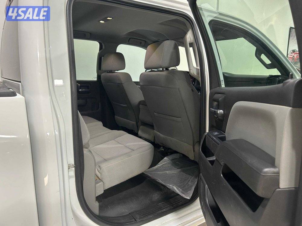 GMC Sierra 2500HD Crew Cab5
