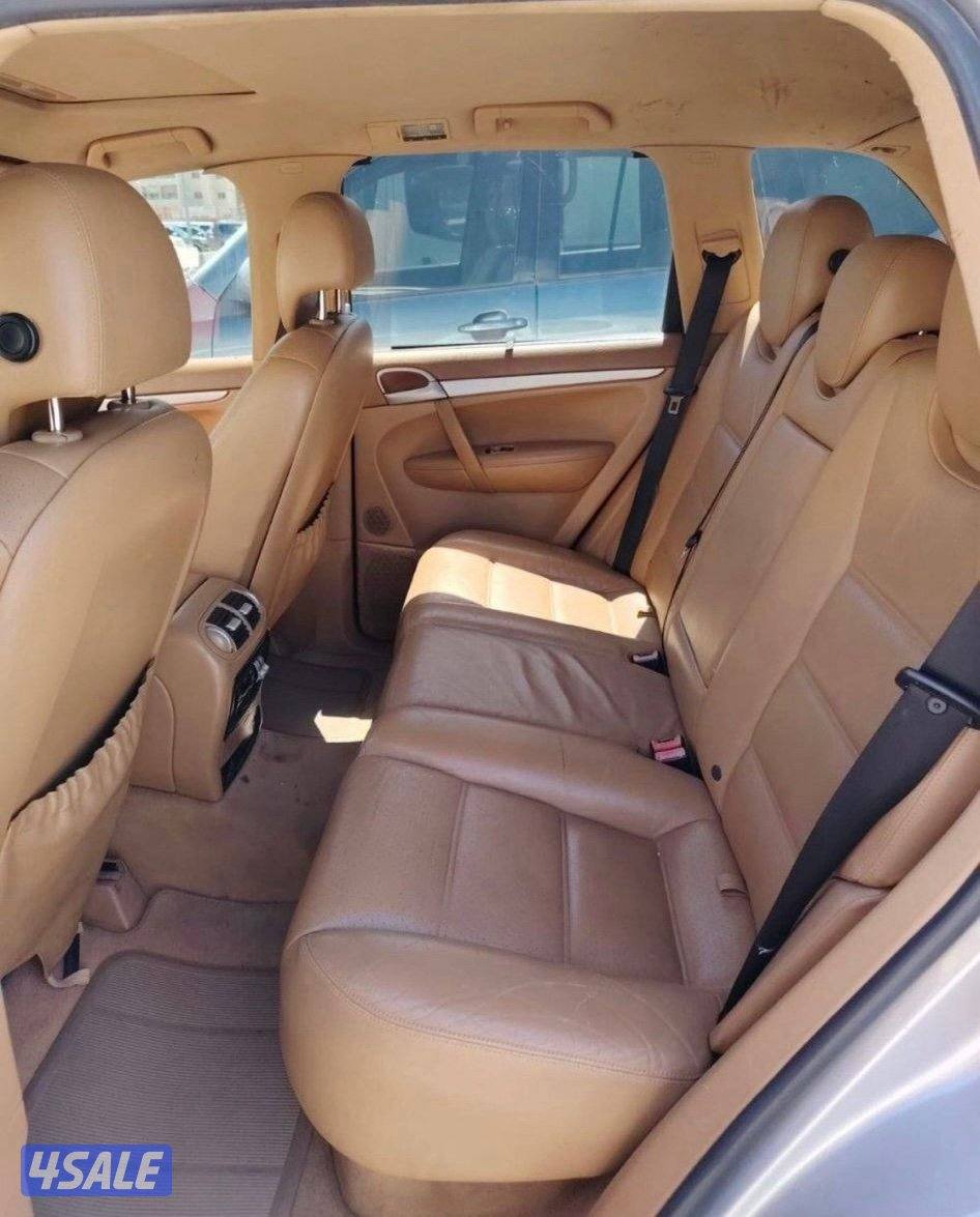 للبيع كايين S ٦سلندر فضي موديل 2010  بحالة ممتازة مكيف ثلج سيارة نظيفة4