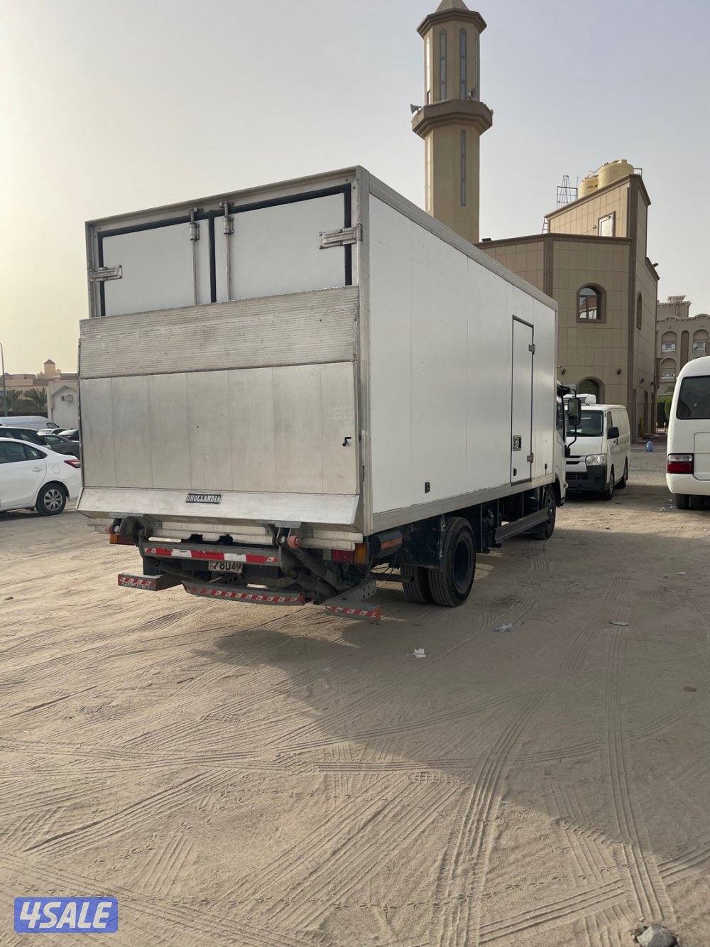 ‏شاحنة ثلاجة طول الشاصي خمسة1