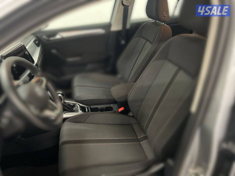 volkswagen T-Roc10
