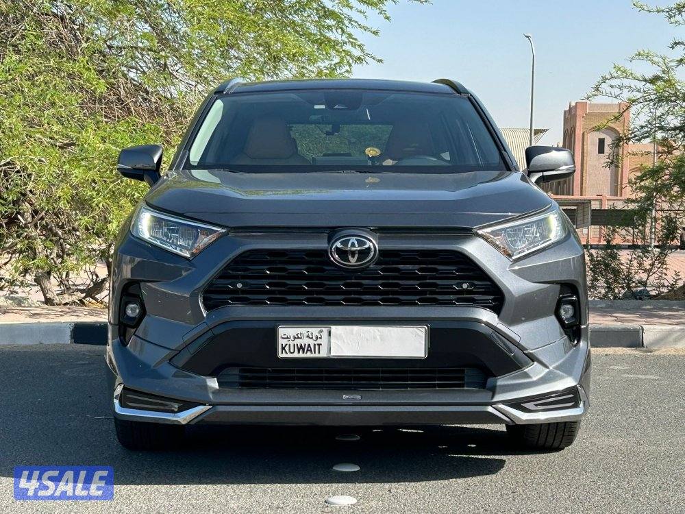 تويوتا RAV 4 
4WD
أعلى فئة "مودليستا"0
