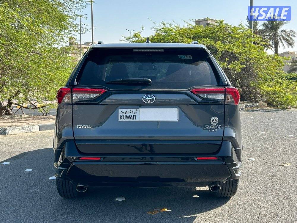 تويوتا RAV 4 
4WD
أعلى فئة "مودليستا"3