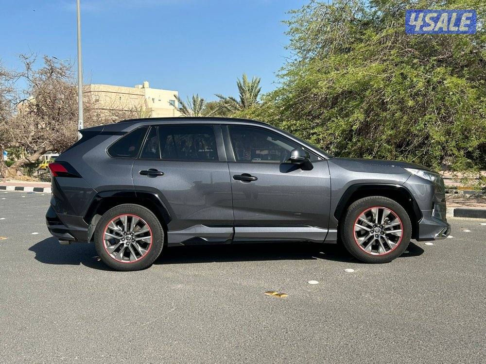 تويوتا RAV 4 
4WD
أعلى فئة "مودليستا"4