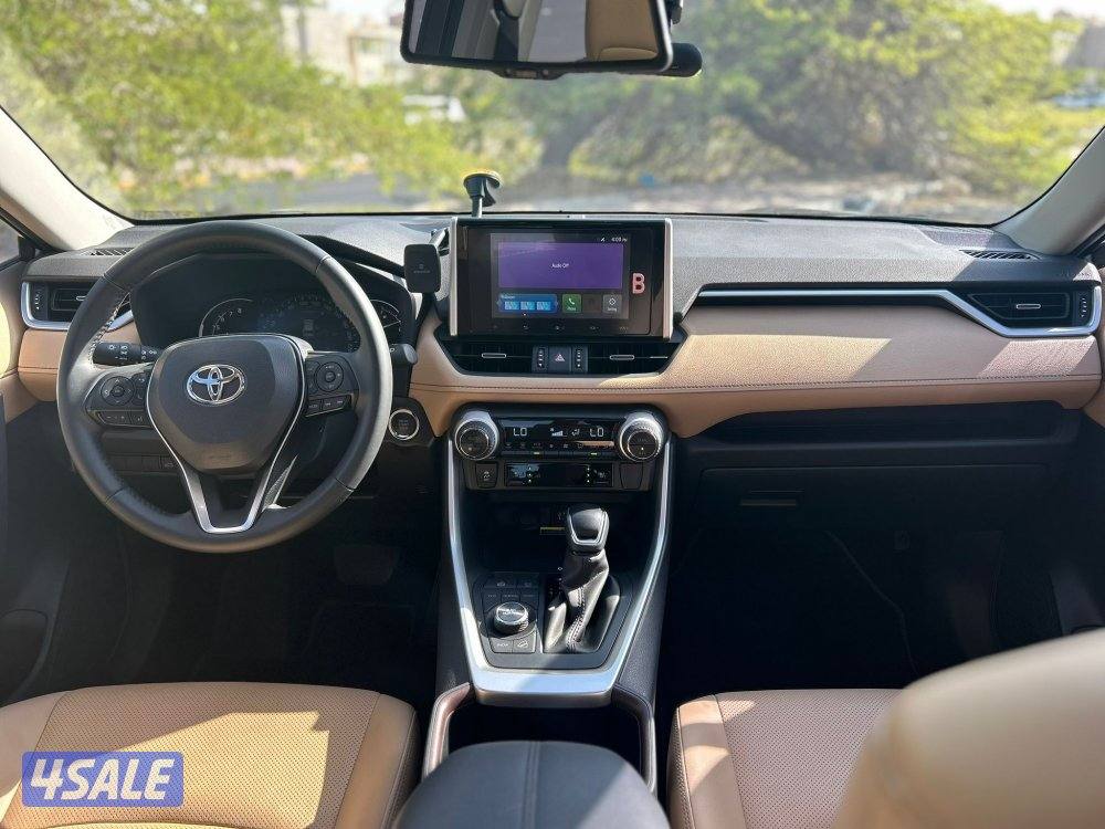 تويوتا RAV 4 
4WD
أعلى فئة "مودليستا"11