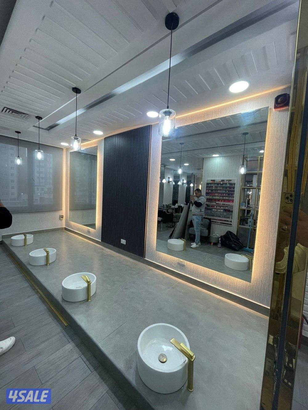 ابويوسف لأعمال الزجاج والسكوريت والمرايا والشاور ودرج السلم والمعاين14