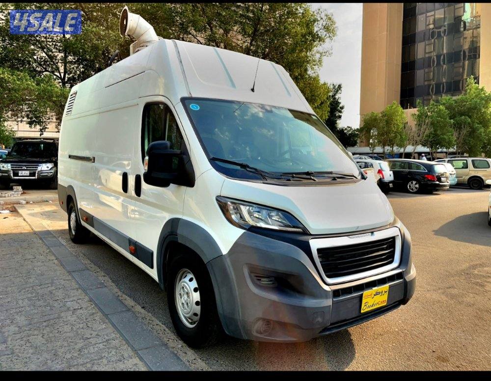 بيجو…مجهزه تجهيز مطعم متنقل…موديل …20162