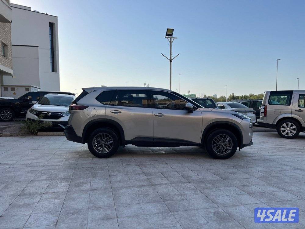 اكس تريل 2023 بحالة الوكاله ماشي 130 الف صبغ الوكاله شرط الفحص4