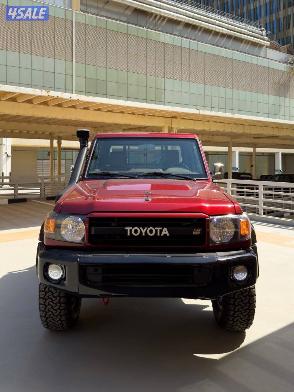 Landcruiser Pickup LX 70th Anniversary (Black Edition - Limited Color)5