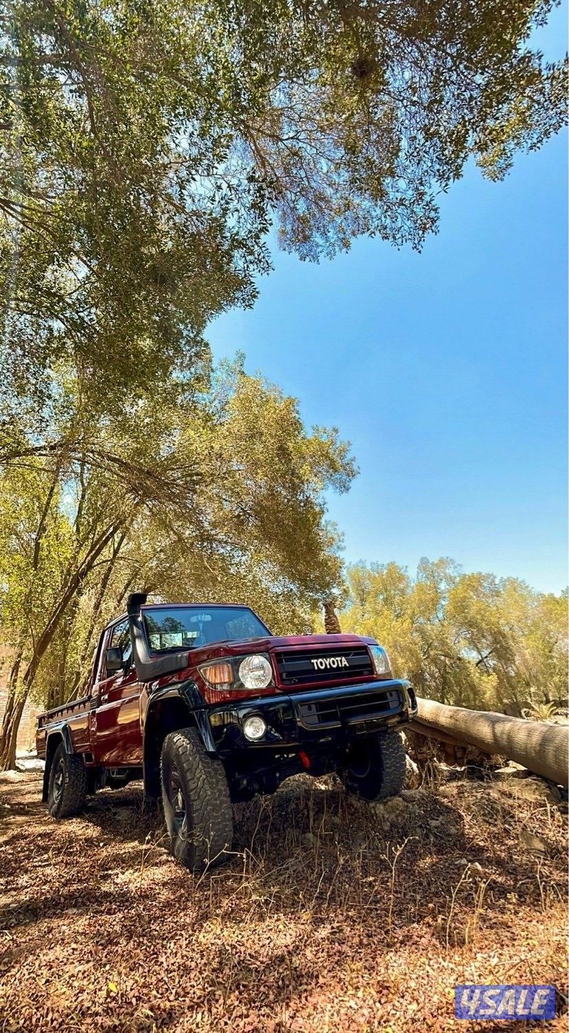 Landcruiser Pickup LX 70th Anniversary (Black Edition - Limited Color)14
