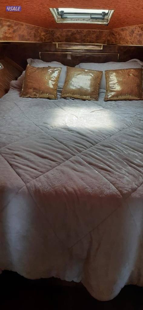 للبيع سي ري مني يخت امريك 31 قدم موديل 1991مكاين 300+300 ميركوري 20143