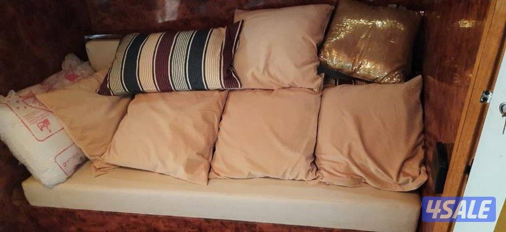 للبيع سي ري مني يخت امريك 31 قدم موديل 1991مكاين 300+300 ميركوري 20144