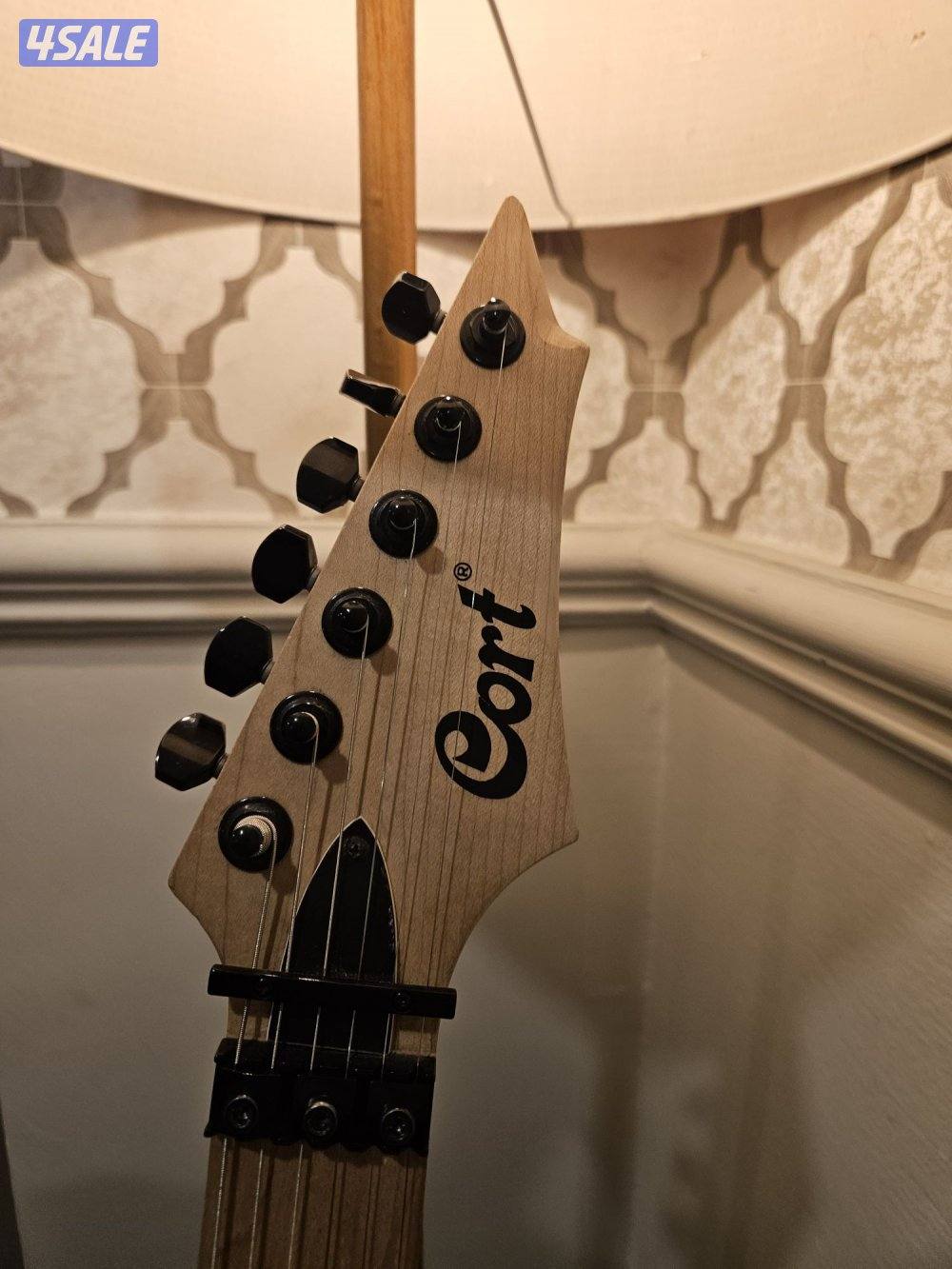 جيتار كهربائي cort 3000