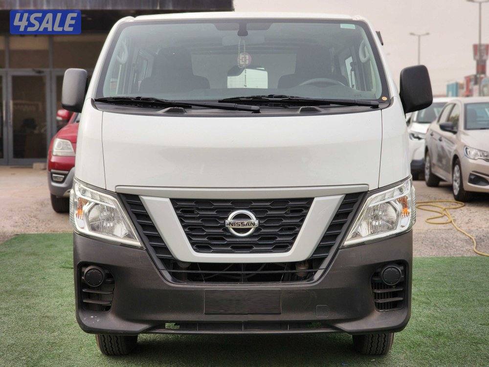 باص نيسان أورفان نصف مقفل أوتوماتيك موديل 2022 عداد 70 ألف شرط الفحص1