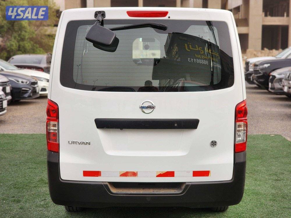 باص نيسان أورفان نصف مقفل أوتوماتيك موديل 2022 عداد 70 ألف شرط الفحص2