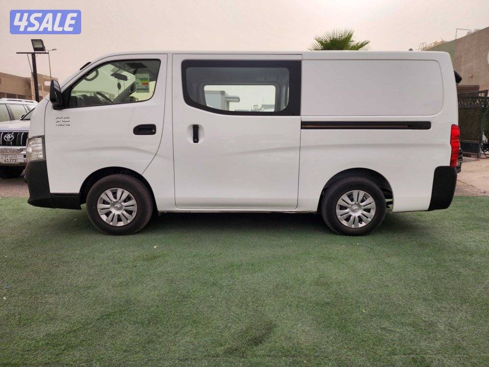 باص نيسان أورفان نصف مقفل أوتوماتيك موديل 2022 عداد 70 ألف شرط الفحص14