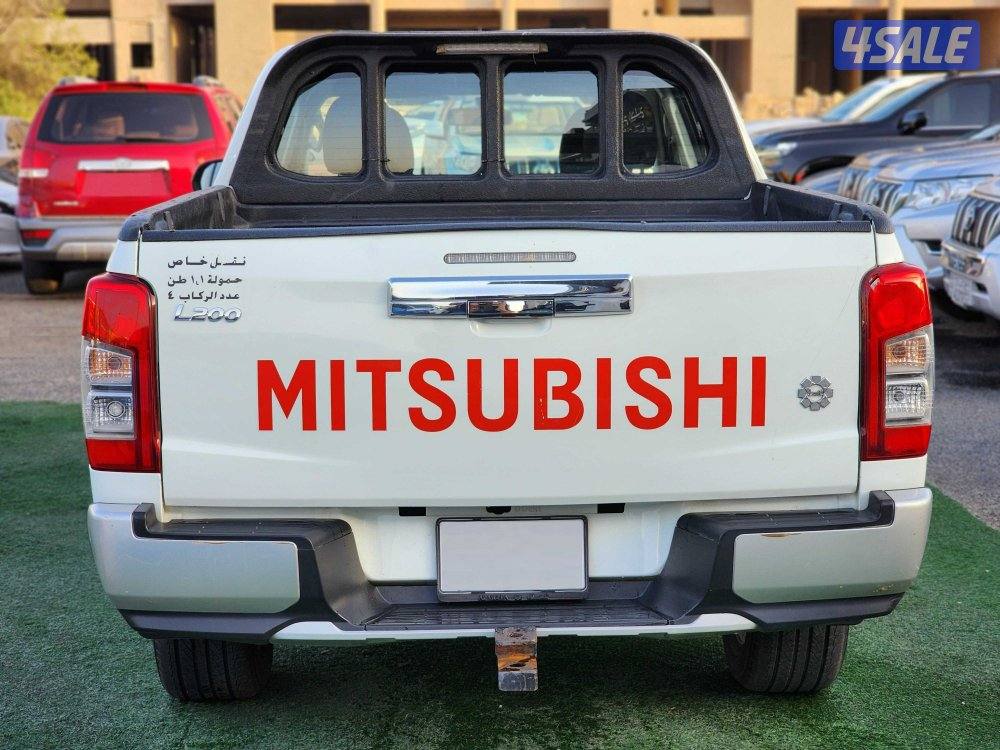 وانيت ميتسوبيشي L200 ديزل غمارتين دبل قير عادي صبغ وكالة  شرط الفحص2