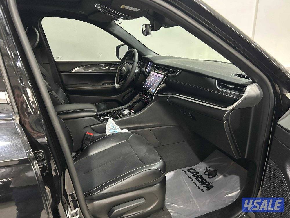 70/50298 Jeep Grand Cherokee Altitude 20235