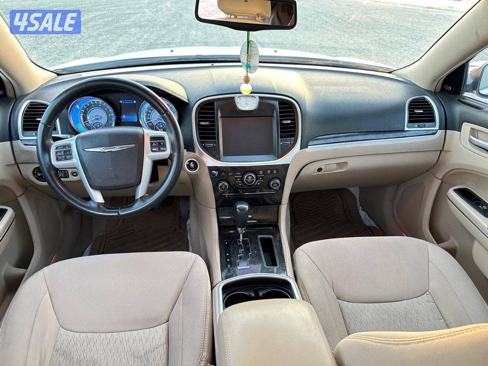 كرايزلر C 300 بحالة ممتازة7