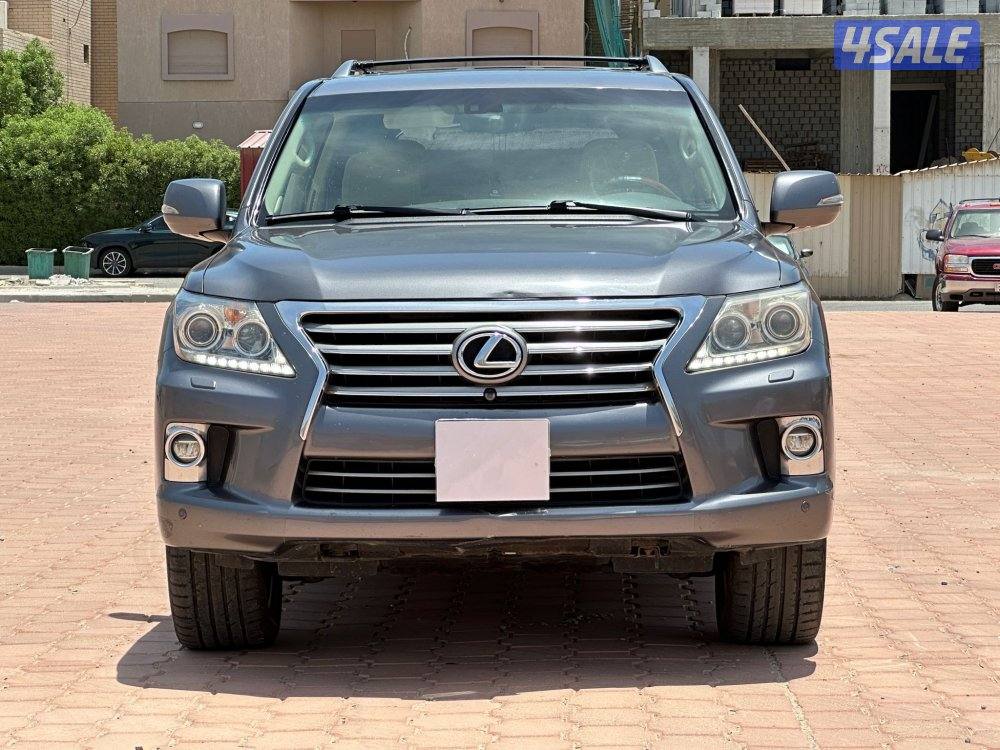 لكزس LX570
 سلندر 8
عداد : 123 الف وارد الساير2