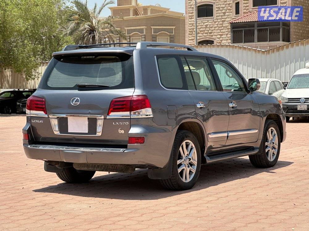 لكزس LX570
 سلندر 8
عداد : 123 الف وارد الساير3