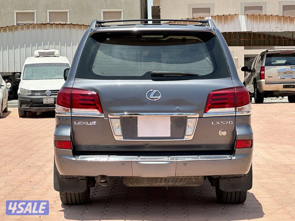 لكزس LX570
 سلندر 8
عداد : 123 الف وارد الساير7