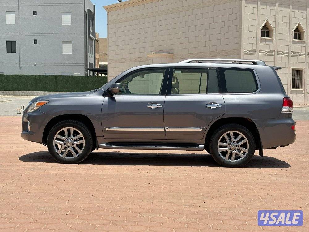 لكزس LX570
 سلندر 8
عداد : 123 الف وارد الساير6