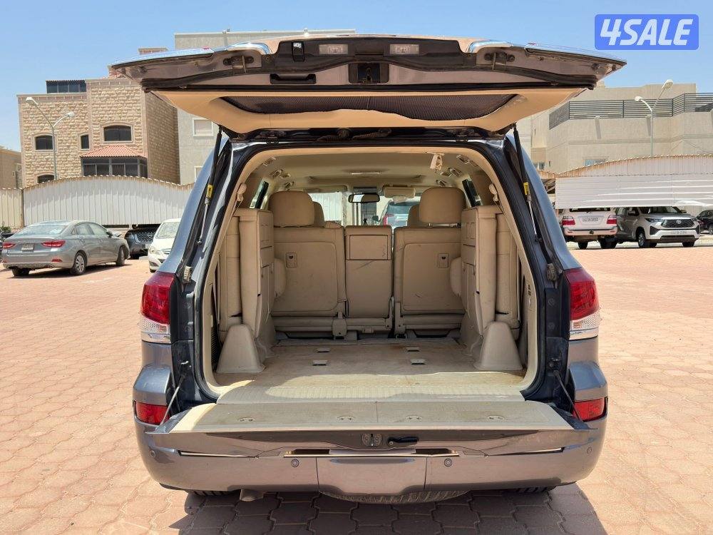 لكزس LX570
 سلندر 8
عداد : 123 الف وارد الساير14