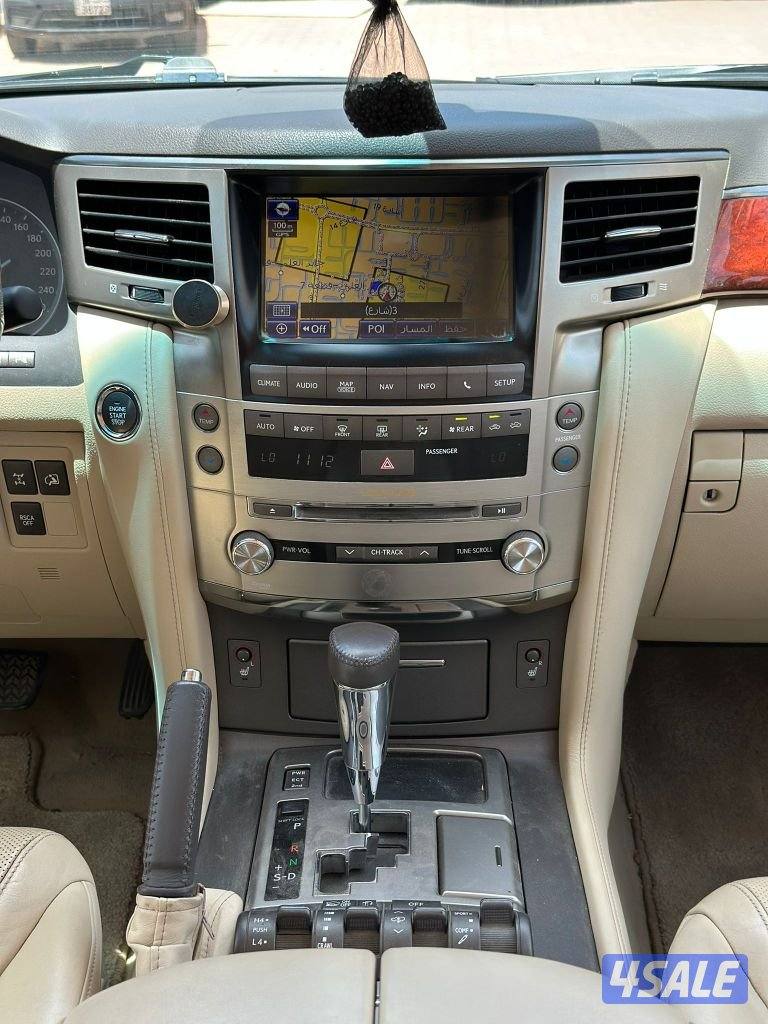 لكزس LX570
 سلندر 8
عداد : 123 الف وارد الساير15