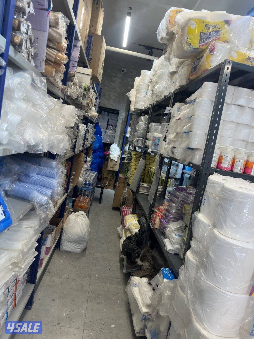 للبيع أو للضمان مع الرخصه محل لبيع المواد الغذائية بالتجزئة7