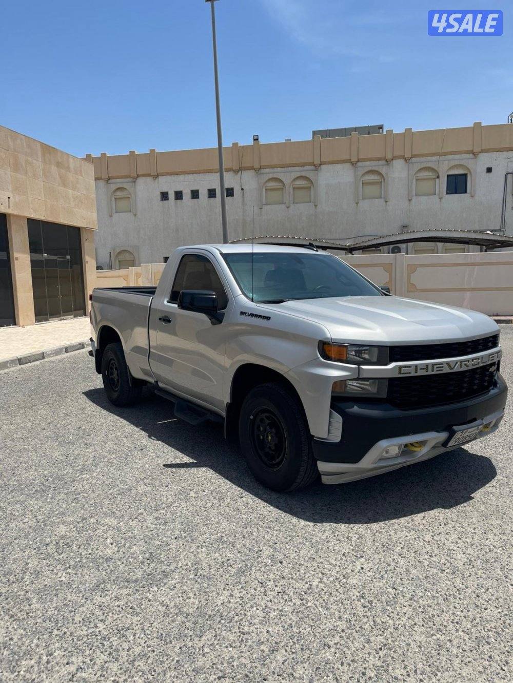 شيفروليه سيلفرادو 2021 الدرجه العاديه بدون دبل فحص جير مكينه شاصي1
