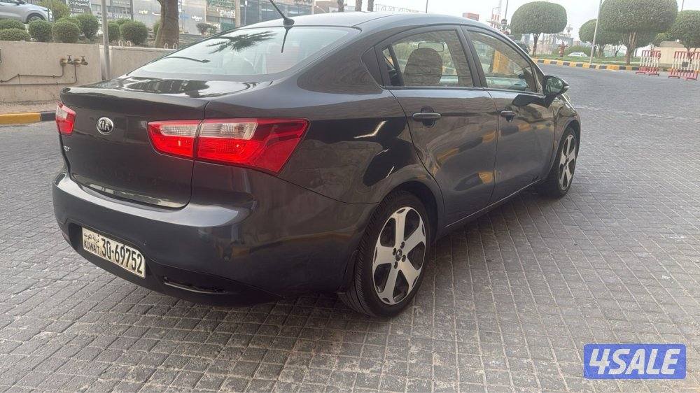 بيعه سريعه  ٢٠١٥ شرط الفحص قير مكينه شاصي فيهم شي علي احسابي3