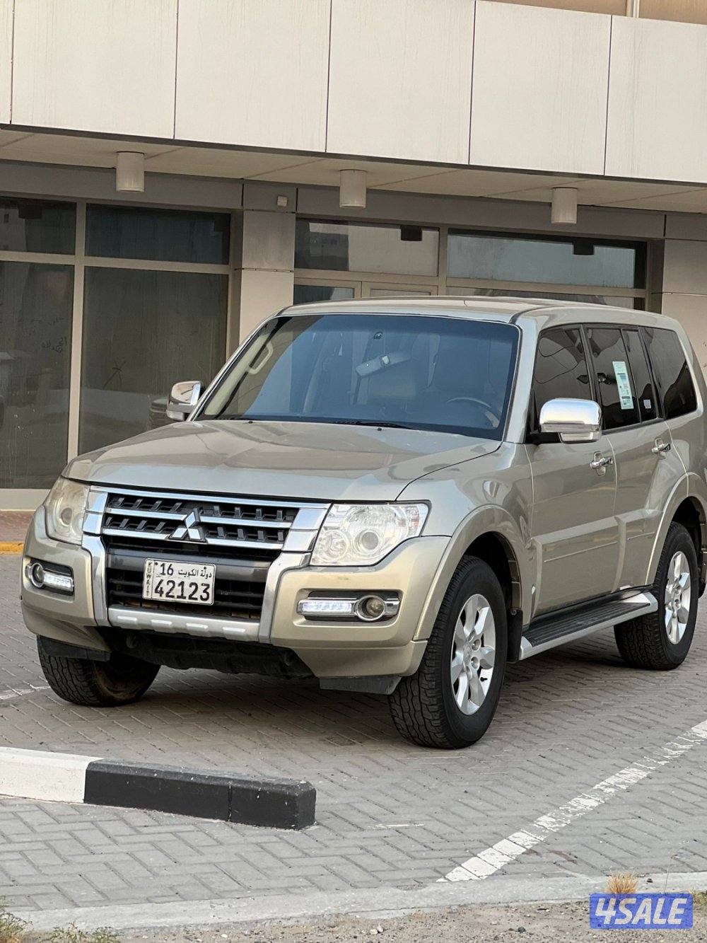 للبيع باجيرو 20185