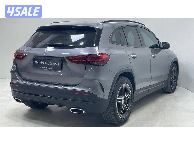 Mercedes-Benz GLA7