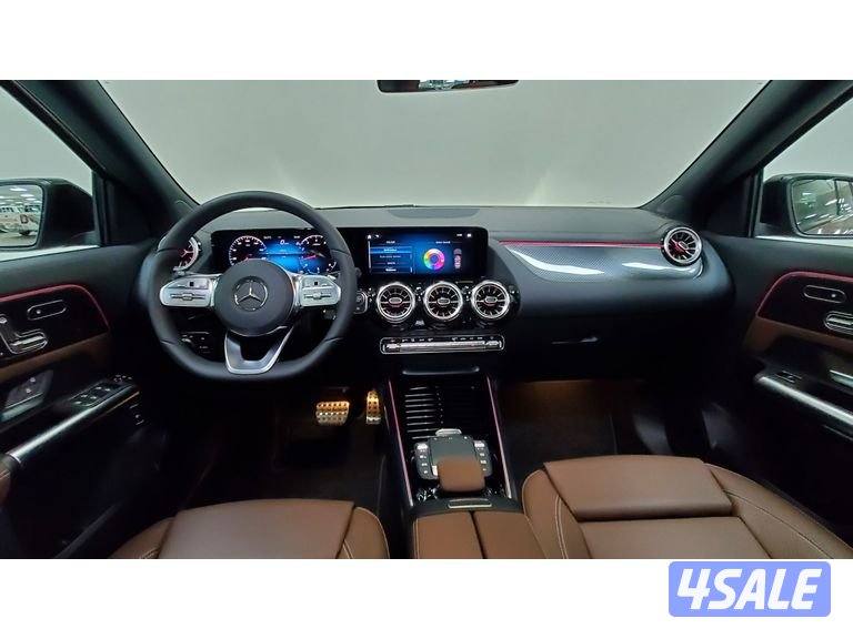 Mercedes-Benz GLA11