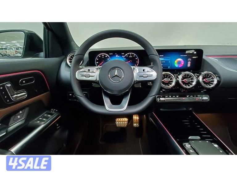 Mercedes-Benz GLA12