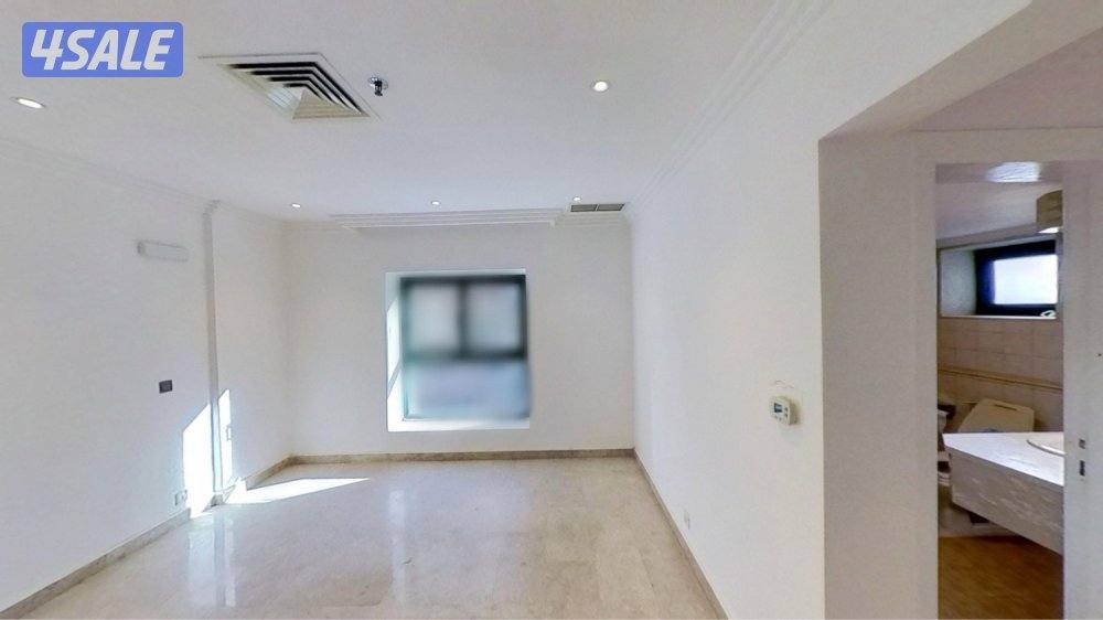 للايجار شقة تجارية بالشعب السكني مساحة ٢٥٠ متر3