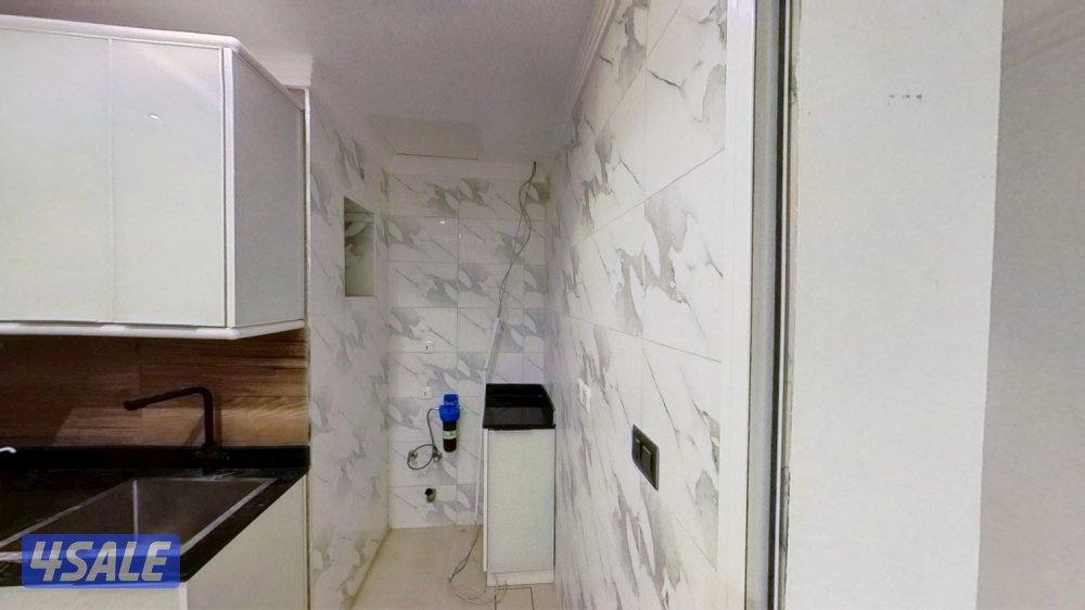 للايجار شقة تجارية بالشعب السكني مساحة ٢٥٠ متر6