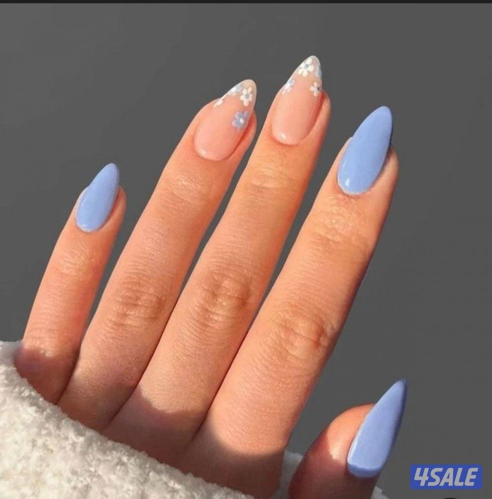 Manicure and pedicure employee required for home service0