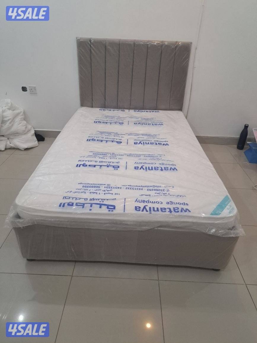 يوجد لدينا جميع انواع السراير جاهز وتفصال7