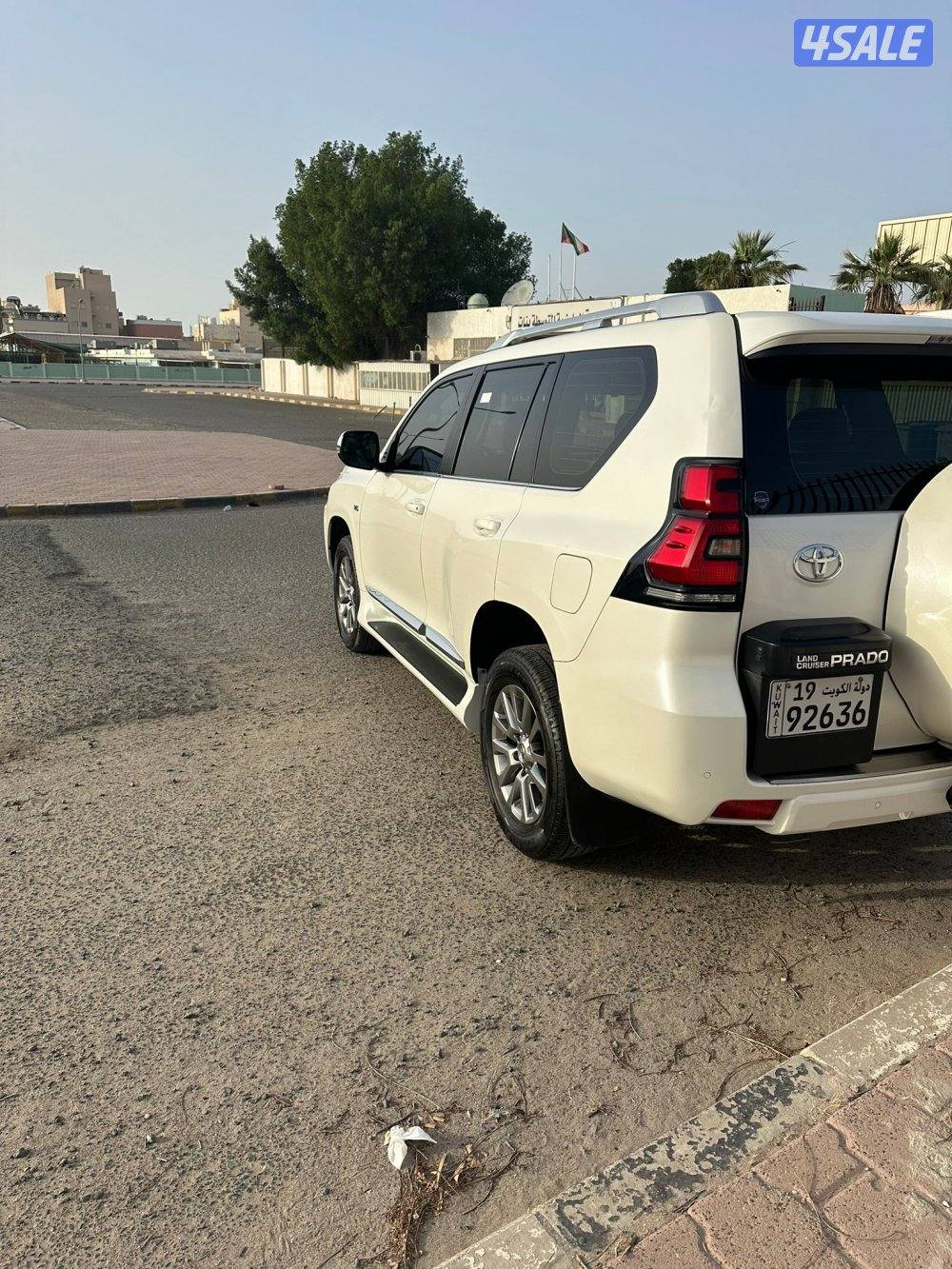 للبيع برادو 2021 VX كامل المواصفات7