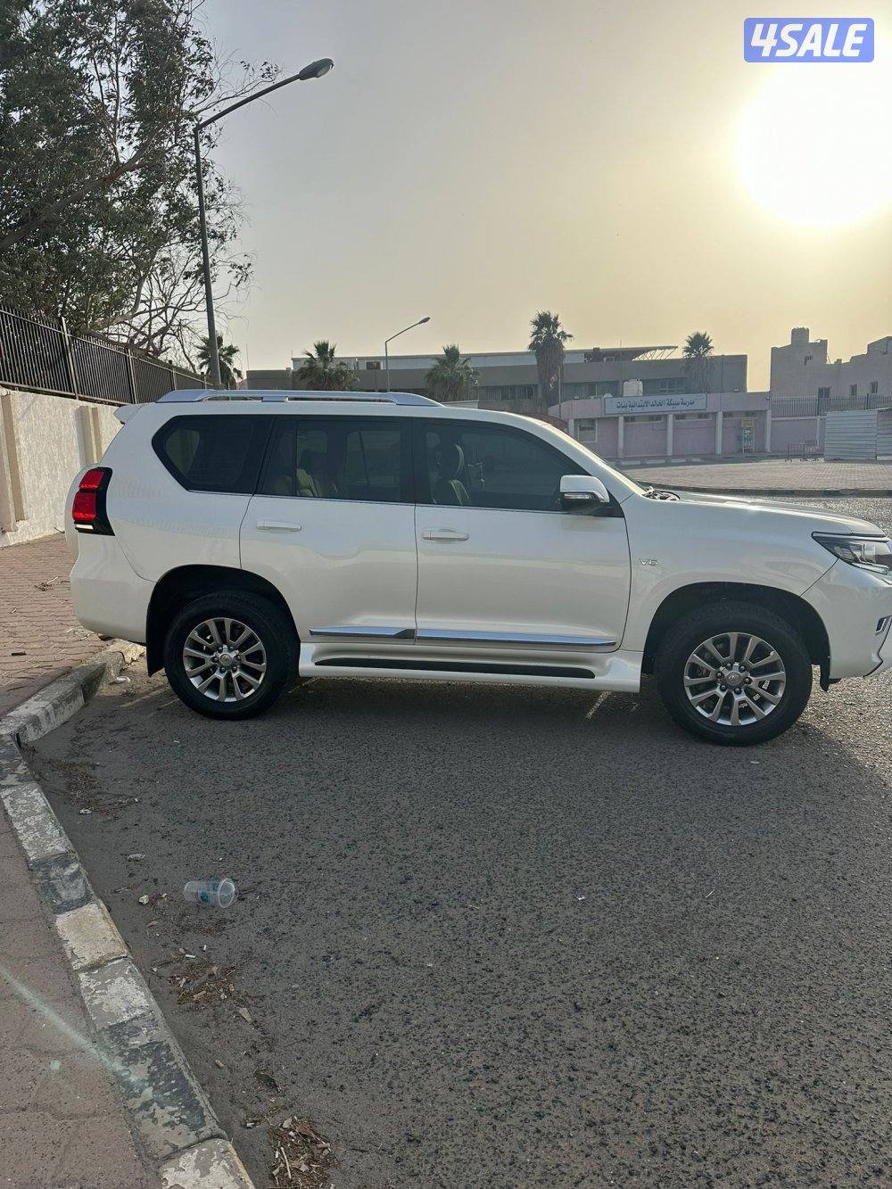 للبيع برادو 2021 VX كامل المواصفات8