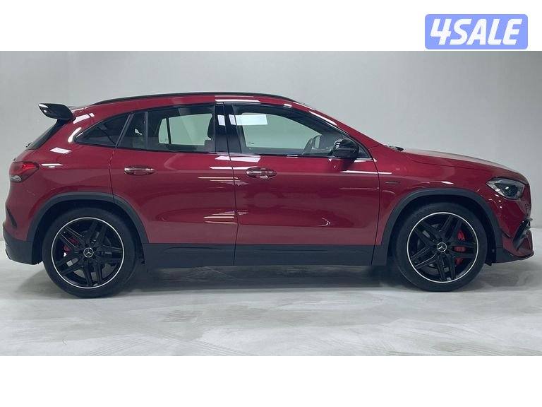 Mercedes-Benz GLA4