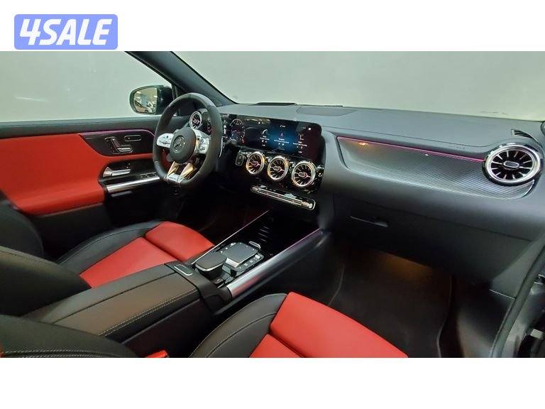 Mercedes-Benz GLA9