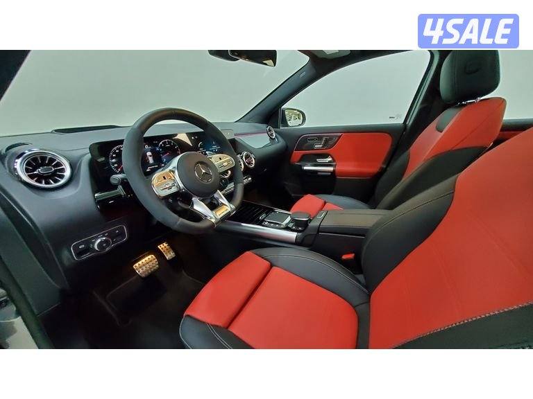 Mercedes-Benz GLA10