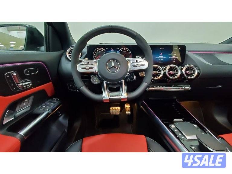 Mercedes-Benz GLA11