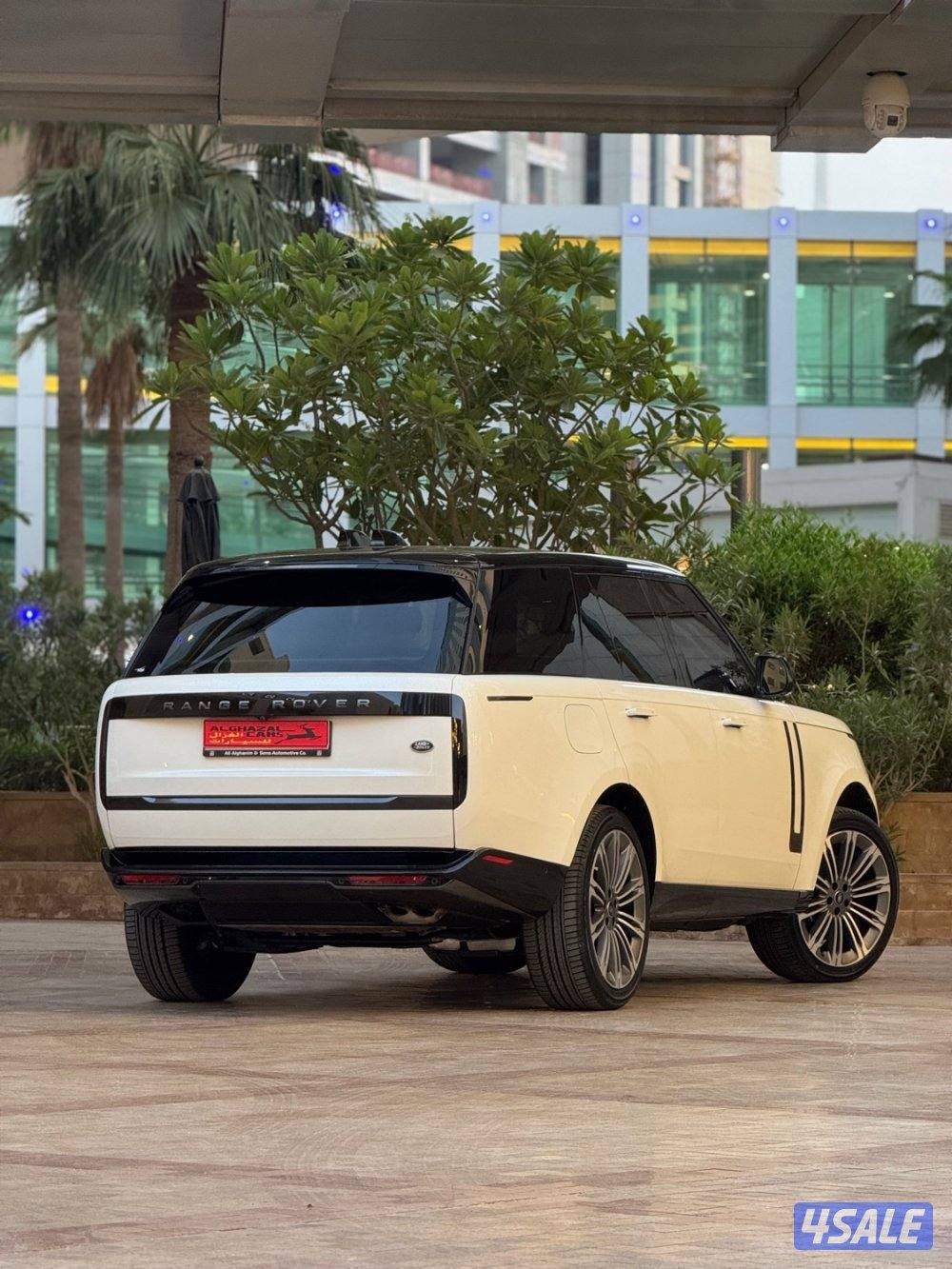 Range Rover P530 / 2023 / 30 km تحت الكفالة / طلبية خاصة5