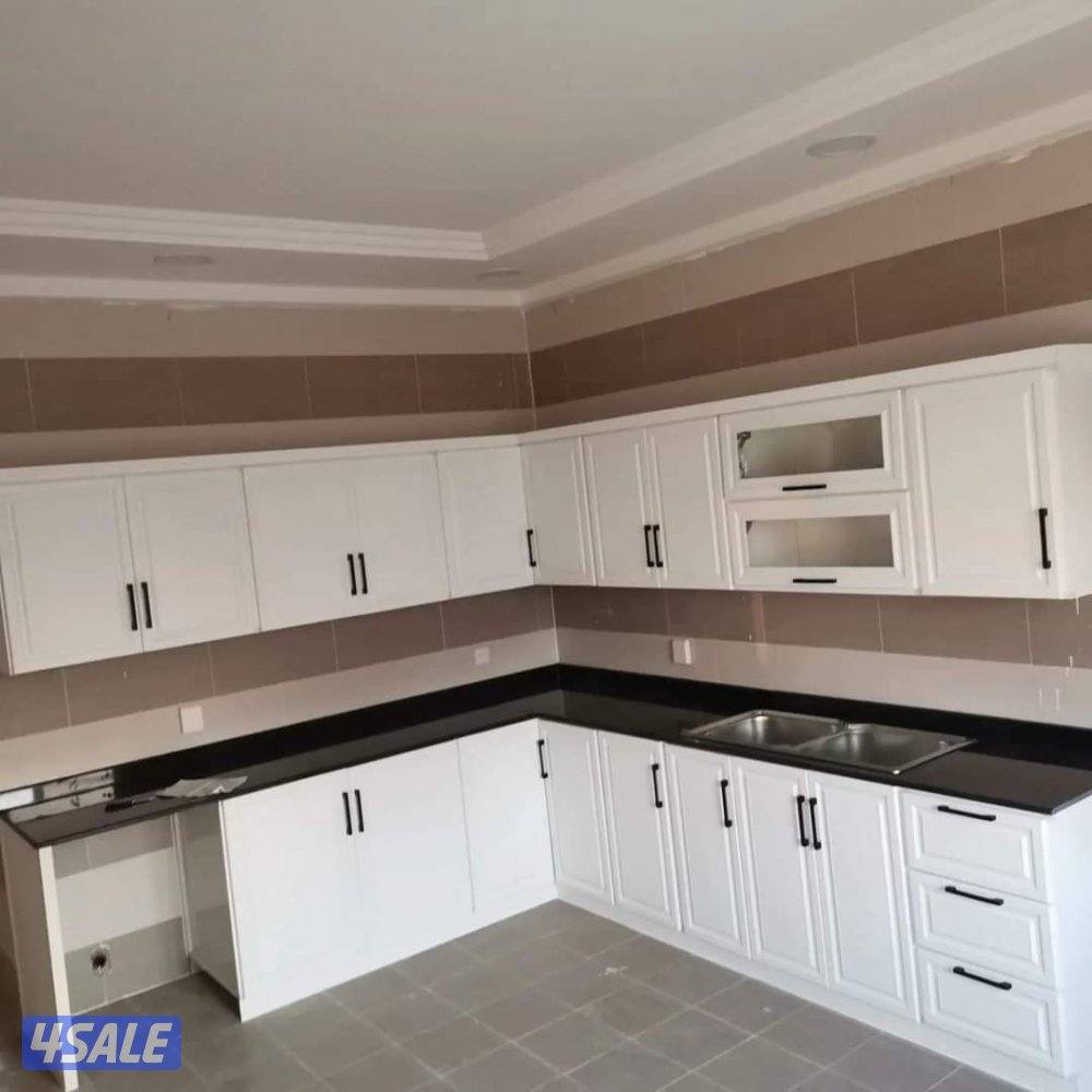 أنا عندك في المطبخ خصوص عادي يبي التلفون1