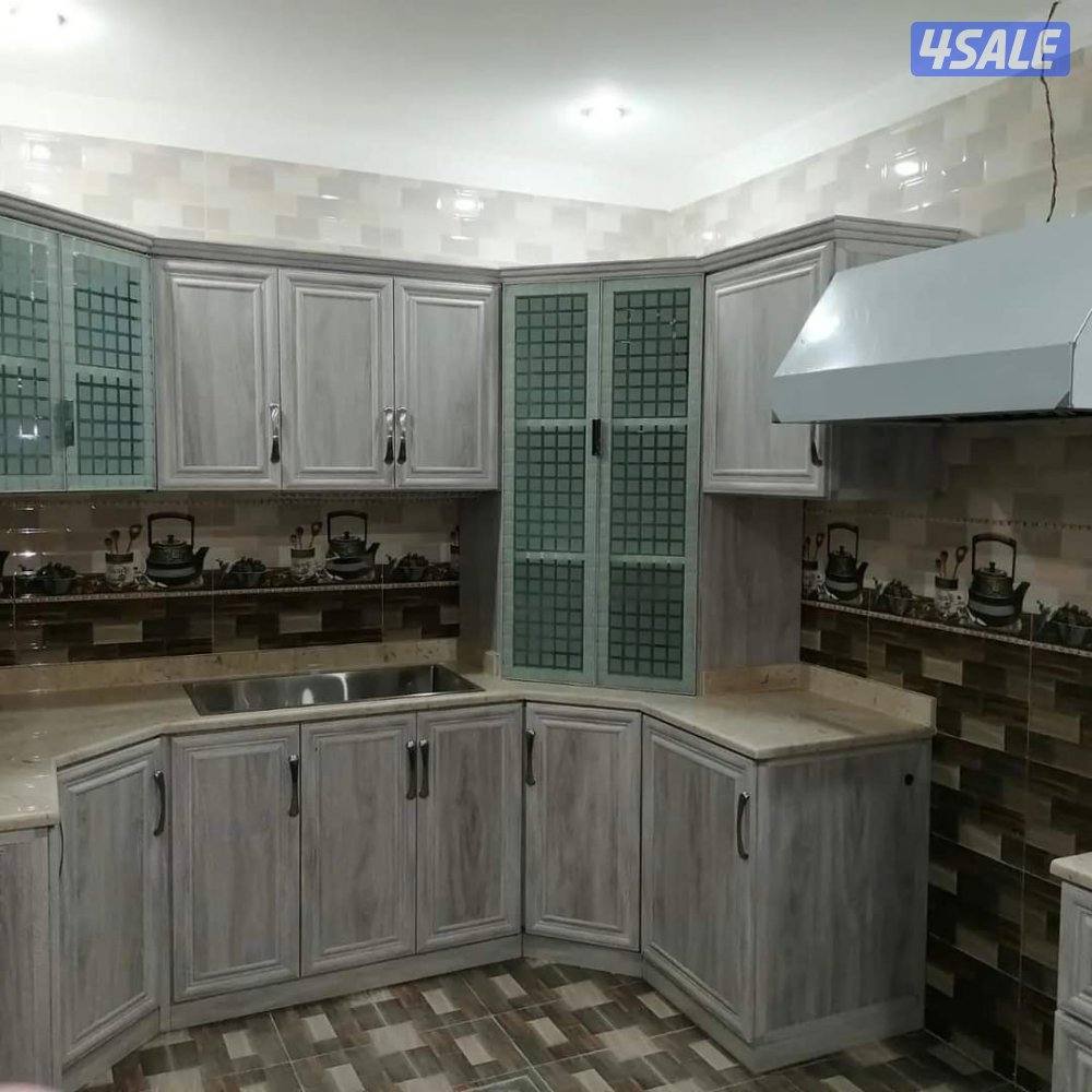 أنا عندك في المطبخ خصوص عادي يبي التلفون4