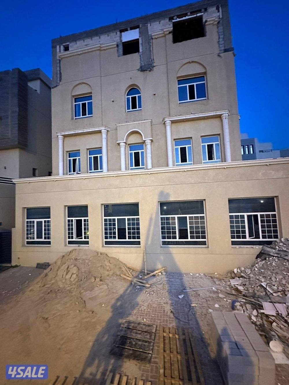 مقاول عام ترميمات  هيكل أسود وتشطيب بالمواد وبدون المواد11